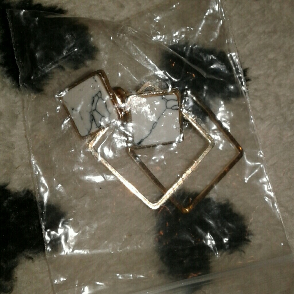 Fashion Jewlery square studs